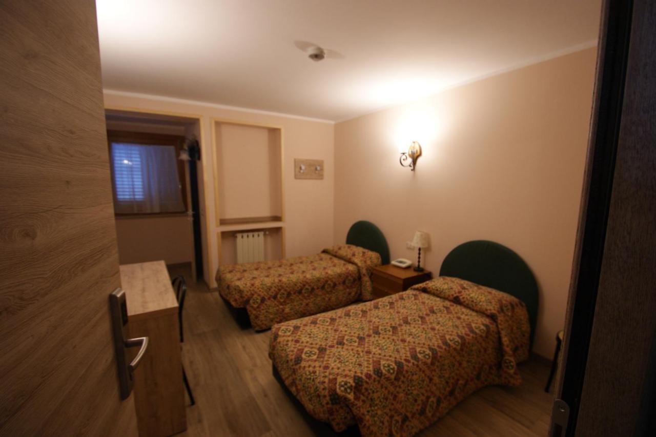 Hotel Europa Бардонеккия Экстерьер фото